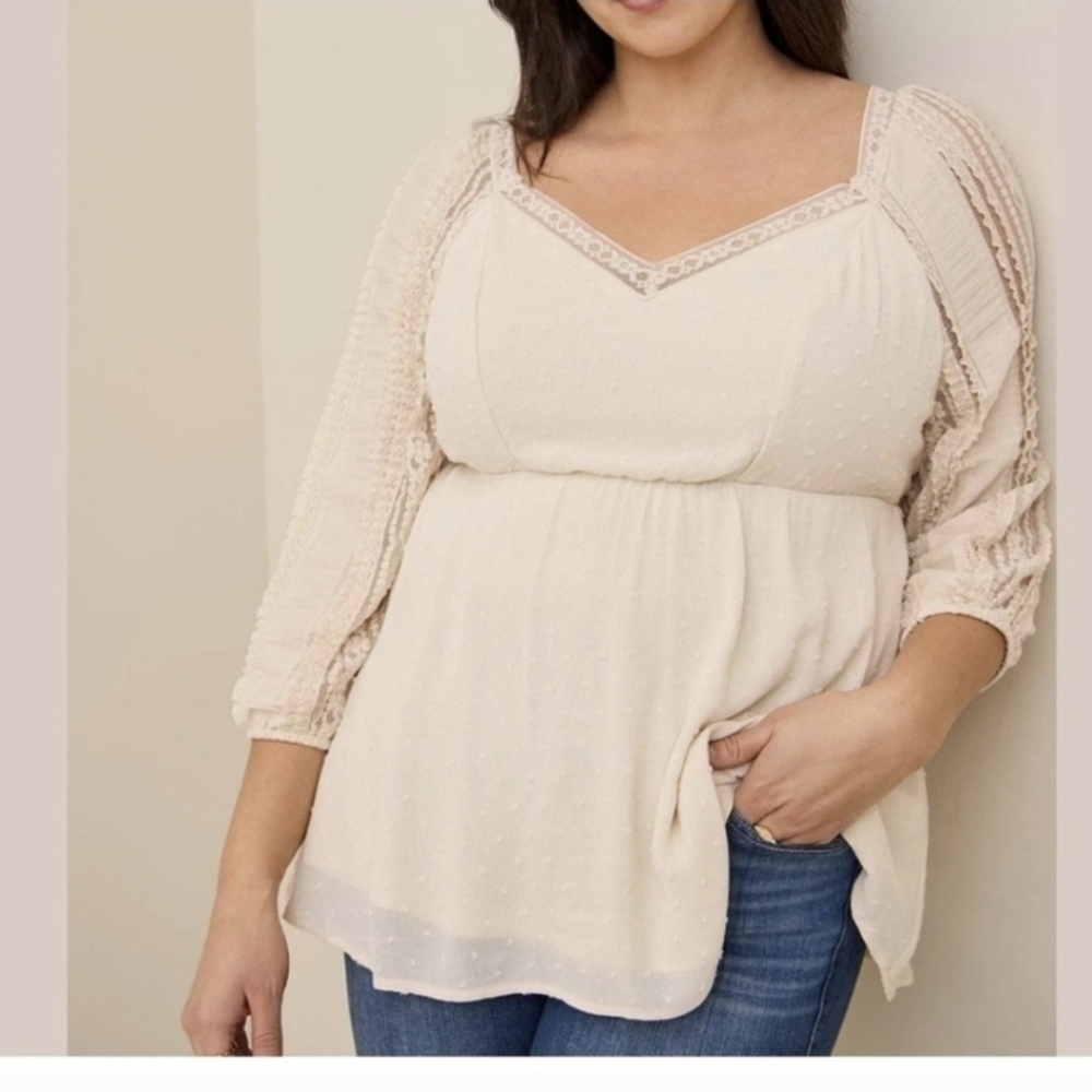 Torrid,Elegant Cream Women's Top,Size 1